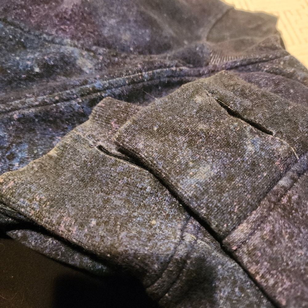 OUT OF PRINT Lululemon Scuba IV hoodie in Polar Lights galaxy print - Size 10 - Picture 8 of 8
